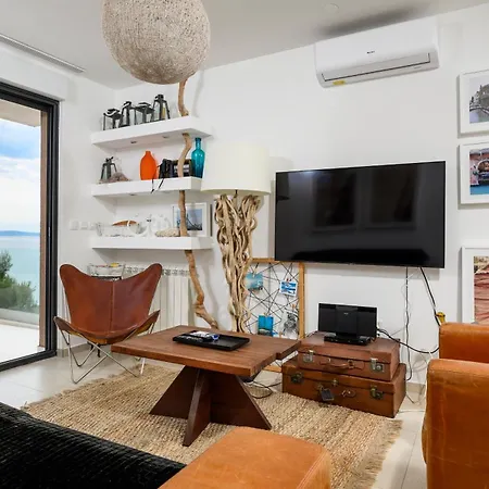 Gallery Luxury & Rooms-only Adults * Split