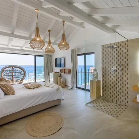 Gallery Luxury Suites & Rooms-Only Adults Apartment Split