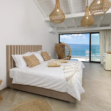 Gallery Luxury Suites & Rooms-Only Adults