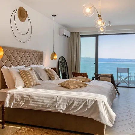 Gallery Luxury Suites & Rooms-Only Adults