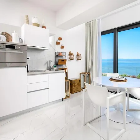 Gallery Luxury Suites & Rooms-Only Adults * Split