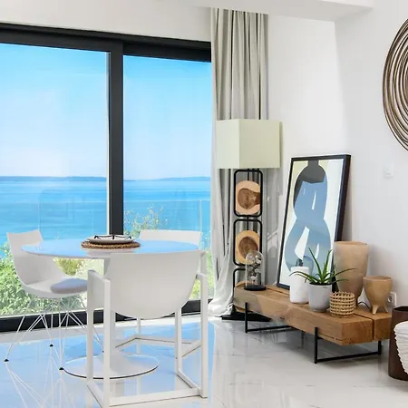 Gallery Luxury Suites & Rooms-Only Adults * Split