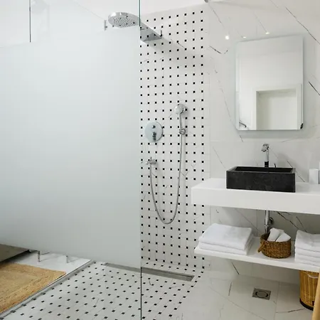 Gallery Luxury Suites & Rooms-Only Adults * Split