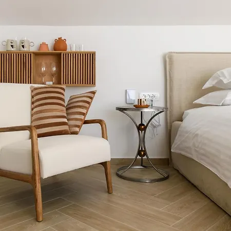 Gallery Luxury Suites & Rooms-Only Adults * Split