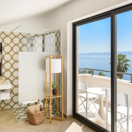 Gallery Luxury Suites & Rooms-Only Adults Apartment