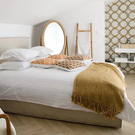 Gallery Luxury Suites & Rooms-Only Adults Apartment *