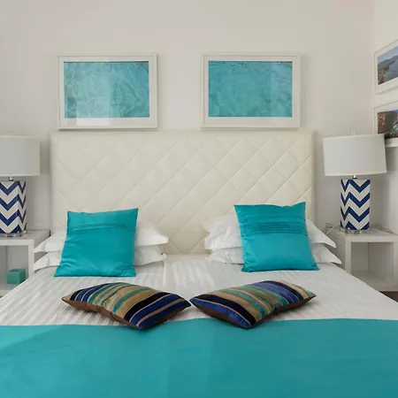 Gallery Luxury Suites & Rooms-Only Adults *