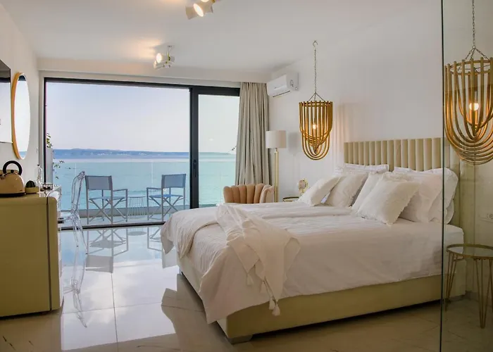 Gallery Luxury & Rooms-only Adults شقة