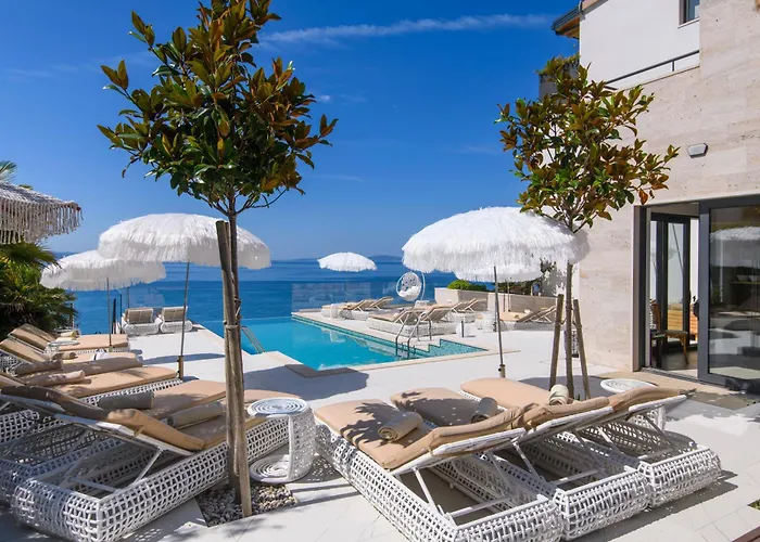 Gallery Luxury & Rooms-only Adults