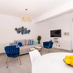 Apartament Gallery Luxury & Rooms-only Adults *