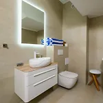 Gallery Luxury & Rooms-only Adults * Split