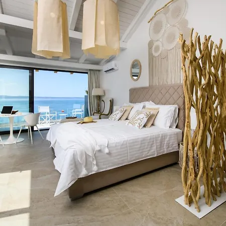Gallery Luxury Suites & Rooms-Only Adults