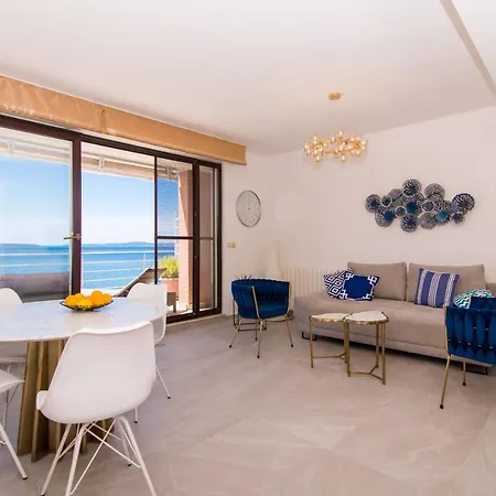Daire Gallery Luxury & Rooms-only Adults *