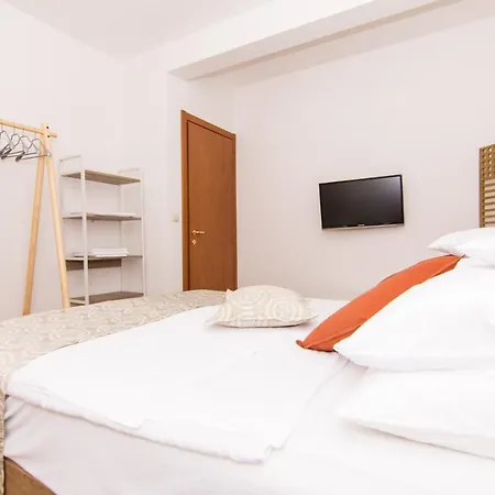 Gallery Luxury Suites & Rooms-Only Adults Apartment