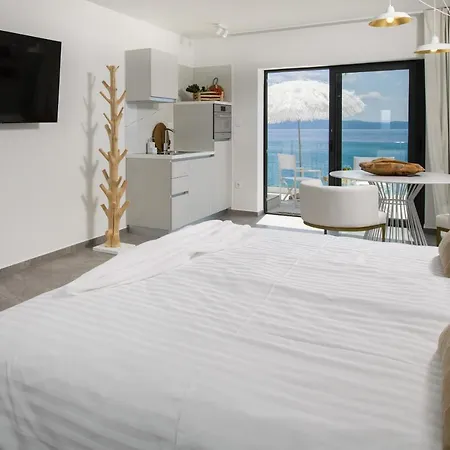 Gallery Luxury Suites & Rooms-Only Adults * Split