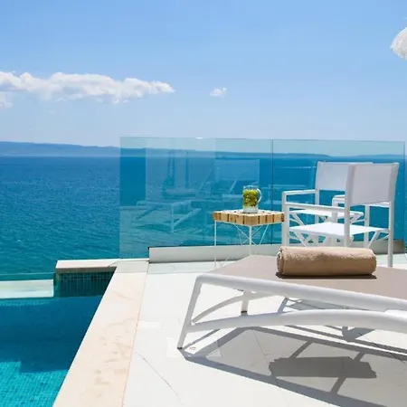 Gallery Luxury Suites & Rooms-Only Adults Apartment