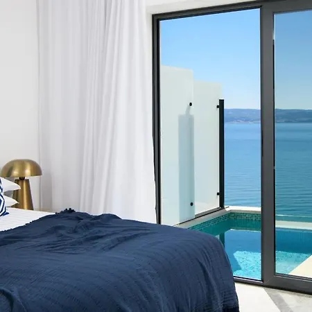Gallery Luxury Suites & Rooms-Only Adults Apartment