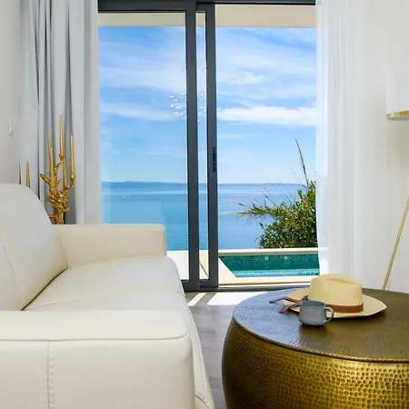 Gallery Luxury Suites & Rooms-Only Adults * Split
