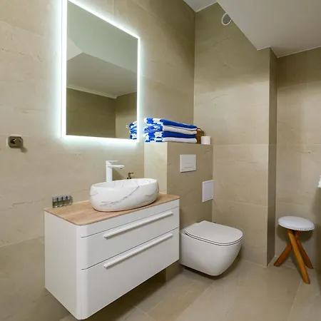 Gallery Luxury & Rooms-only Adults * Split