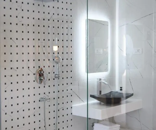 Gallery Luxury & Rooms-only Adults * Split