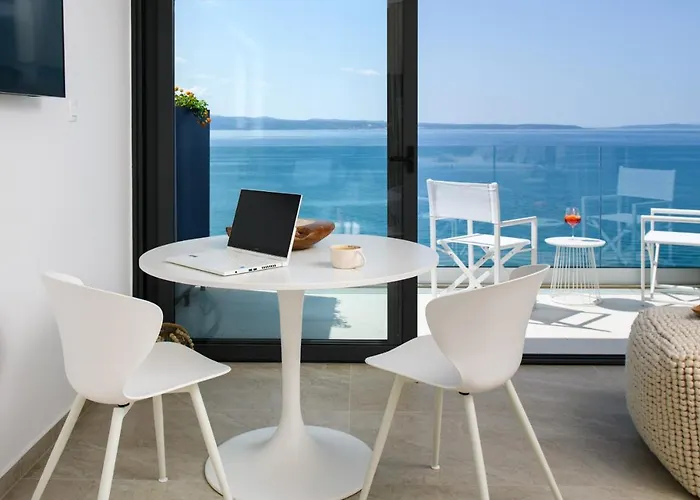 Gallery Luxury & Rooms-only Adults * Split