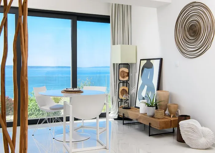 Gallery Luxury & Rooms-only Adults * Split