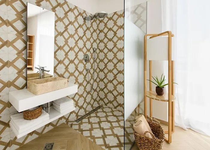 Gallery Luxury & Rooms-only Adults * Split