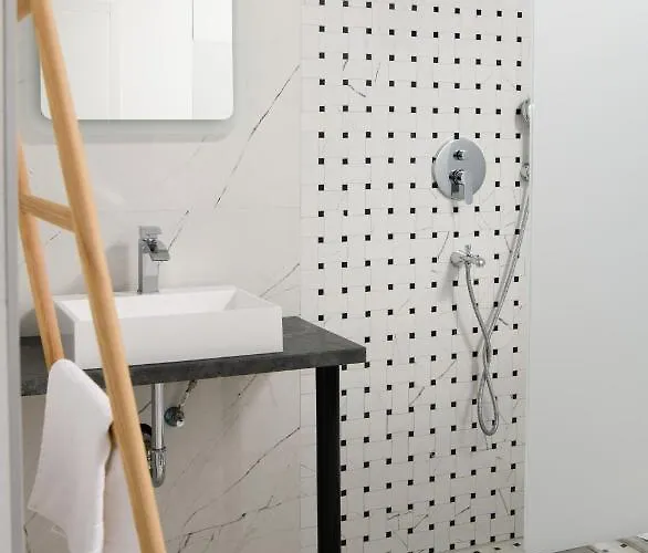 Gallery Luxury & Rooms-only Adults Split