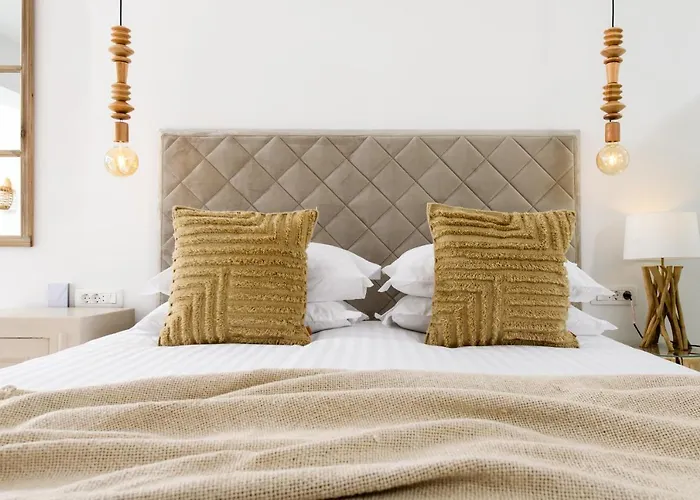 Gallery Luxury & Rooms-only Adults Split