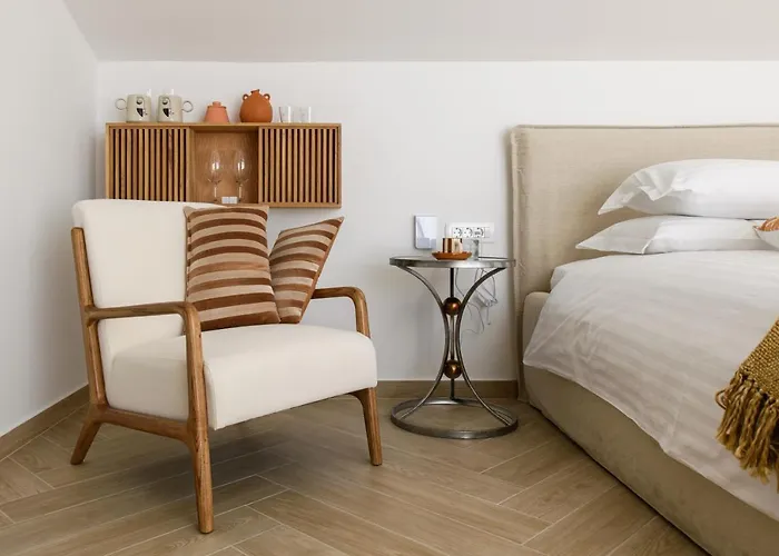 Gallery Luxury & Rooms-only Adults * Split