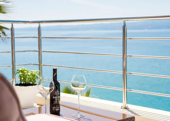 Gallery Luxury & Rooms-only Adults Split