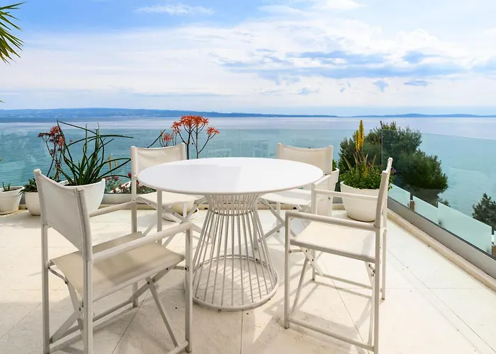 Gallery Luxury & Rooms-only Adults Split