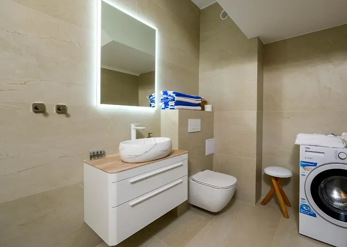 Gallery Luxury & Rooms-only Adults * Split